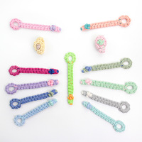 Kit de macramé 2 pièces pliable et portable, organisateur de câbles DIY, support de câble en polyester style mignon, sangle de gestion de câbles de données, tutoriel inclus