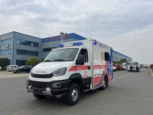 Nouvelle ambulance médicale tout-terrain 4x4 robuste à moteur diesel avec équipement médical complet à pression négative - Product Image 2