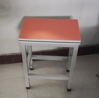Tabouret d'école en métal robuste, moderne, minimaliste, empilable, mobile, chaise de restauration, cuisine, bureau, pratique, durable, écologique