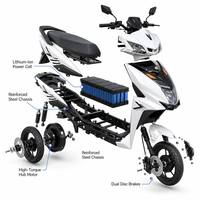 Moto électrique haute vitesse, couleur blanche, très populaire, idéale pour les trajets quotidiens, avec deux rétroviseurs.