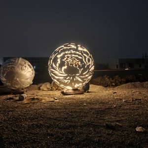 Sculpture extérieure moderne en acier inoxydable sur mesure, finition polie, pour l'art de jardin - Product Image 6