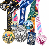Médaille de demi-marathon personnalisée 2026 en alliage de zinc plaqué or, avec pont 3D et incrustation d'émail coloré, souvenir portable, récompense de finisseur