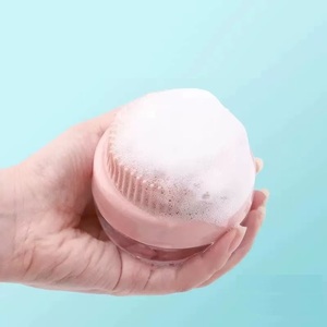 Cepillo Corporal de Silicona para Pelo de Mascota con Dispensador de Jabón y Champú, Masajeador de Baño para Perros y Gatos, para Uso en el Baño, Hecho de Plástico - Product Image 4