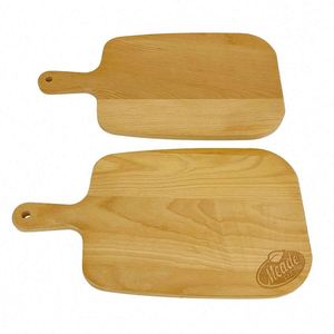 Tabla de cortar de madera gruesa ecológica personalizada al por mayor con asa para colgar - Product Image 4