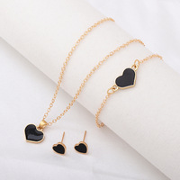 Nouvel ensemble tendance plaqué or : collier, bracelets, boucles d'oreilles et bagues (trois pièces) pour femme, idéal pour mariage ou fête, cadeau de bijoux