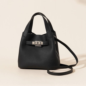 <span class=keywords><strong>2025</strong></span> Mới Cao cấp Ánh Sáng Sang Trọng Phụ Nữ Chính Hãng Da Giỏ Xô Túi Phụ Nữ 'Sang Trọng Không Thấm Nước Vai Túi Túi Túi Xách - Product Image 6