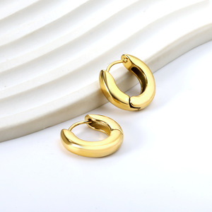 Aros de Acero Inoxidable Chapados en Oro de 18k, Minimalistas, Redondos, Geométricos, Unisex, para Uso Diario - Product Image 3