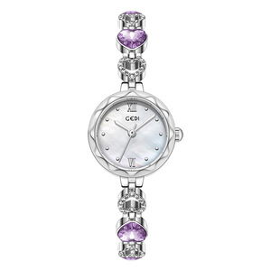 Montre-bracelet rétro de luxe pour femme, sensation haut de gamme, strass en forme de cœur, élégante, à quartz - Product Image 5