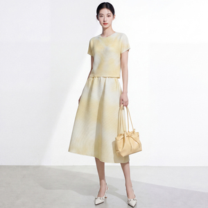 Korean Women's Casual Short Sleeve Pleated Top with Knee Length Skirt <b>Set</b> O-Neck Elegant Solid Color Breathable Eco-Friendly - Product Image 1