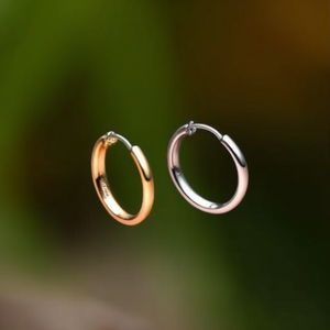 Boucles d'oreilles créoles tendance en acier inoxydable 316L avec placage or PVD, design durable et résistant - Product Image 3