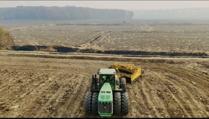 룬투 신형 중장비 강철 트랙터 흙 이동 스크레이퍼 텔레스코픽 구조 위성 제어 토양 평탄화 고하중 6700kg 농업용 - Product Image 4