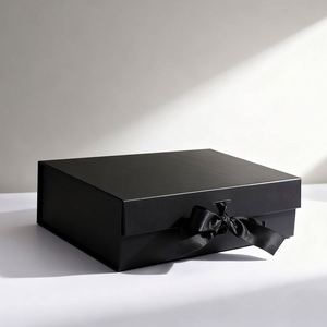 Boîte cadeau pliante de luxe grand format avec couvercle magnétique rose, finition brillante ou mate personnalisée avec logo imprimé UV pour l'emballage des chaussettes - Product Image 1