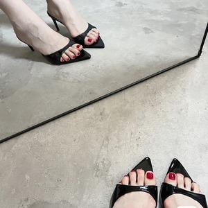 Elegantes y Versátiles Sandalias de Tacón Alto con Punta Abierta y una Sola Tira, Color Negro, Verano 2026 - Product Image 2
