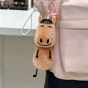 Porte-clés pendentif en peluche créatif abstrait de 12 cm, poupée mignonne et originale, pendentif de sac, cadeau pour l'Année du Cheval - Product Image 1