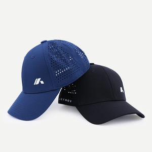 Gorra de Béisbol Deportiva Negra Premium, con Perforaciones Cortadas a Láser, Logotipo de PVC Personalizado, Poliéster, Impermeable, 6 Paneles, Gorra de Golf - Product Image 1