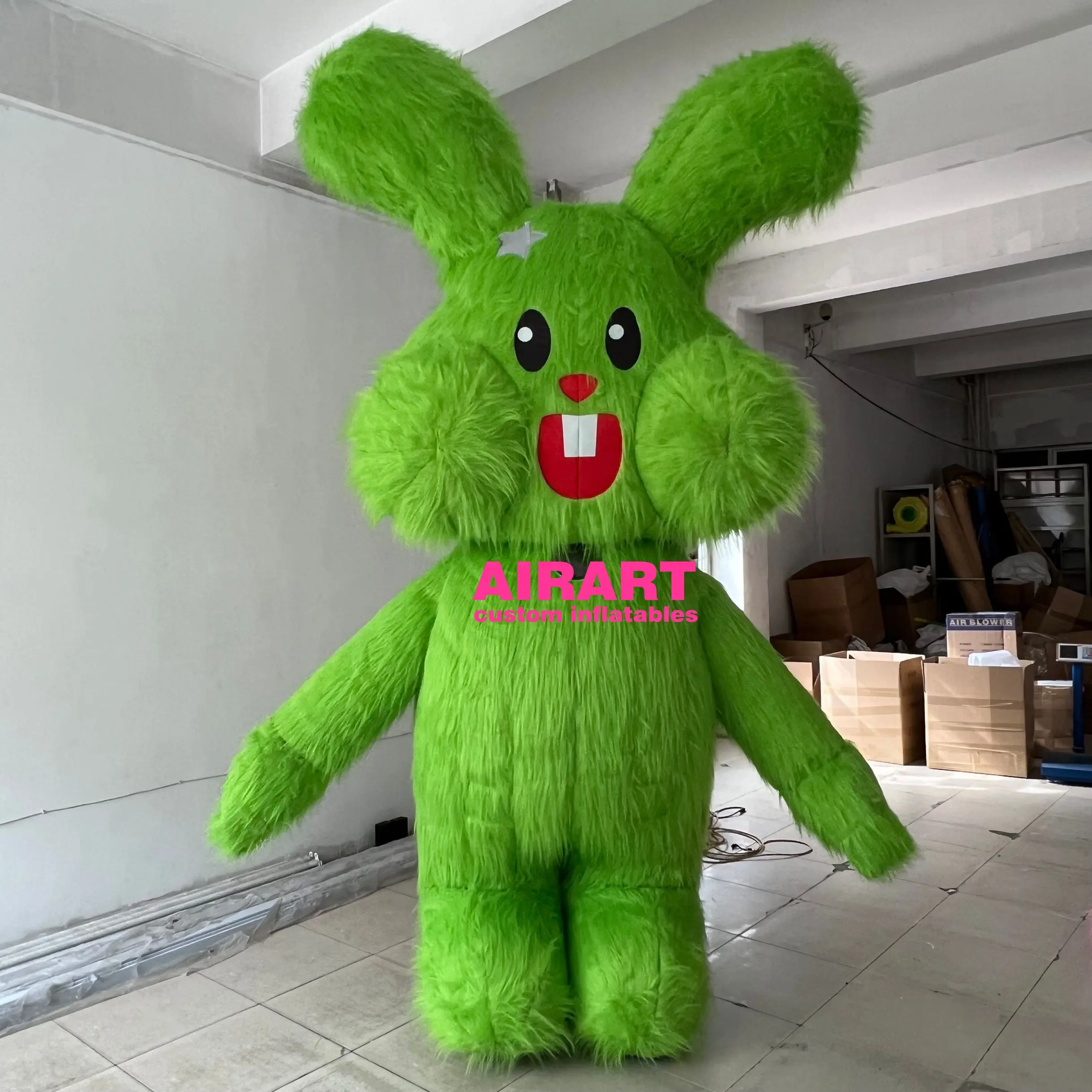 Costume gonfiabile carino del coniglio della peluche, costume gonfiabile del coniglio di vendita popolare caldo con il ventilatore