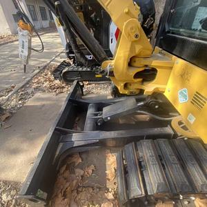 Mini-excavatrice d'occasion de 3 tonnes, modèle 303CR 2023, avec lame frontale et attache rapide, pour espaces confinés, moteur d'origine japonaise, en vente - Product Image 4