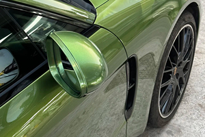 Vinilo metalizado verde Sonoma para envoltura de vehículos, de alto brillo, con tecnología Air Release y autoregeneración, rollo automotriz para cambio de color, en rollo grande. - Product Image 5