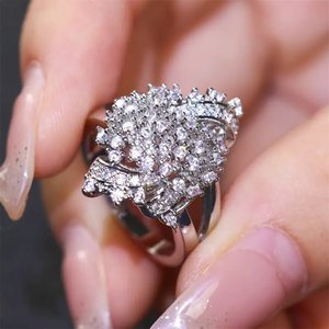 Anello con Design Geometrico a Stella, Stile Unico per Donne - Product Image 4