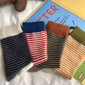 Của phụ nữ tối màu xám mid-bê sọc bông vớ dệt kim 5-Toe thiết kế cho sử dụng hàng ngày mềm mại và thoải mái cho mùa thu và mùa đông - Product Image 3