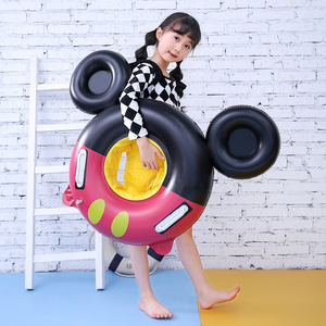 Anillo de natación inflable rosa con asas para bebés y niños pequeños, para usar en piscinas y parques acuáticos. - Product Image 2