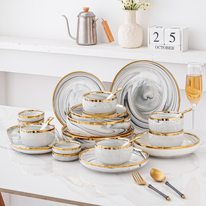 <span class=keywords><strong>Set</strong></span> di <span class=keywords><strong>Piatti</strong></span> e Ciotole Nordici di Lusso con Bordo Dorato per 2-8 Persone, Stoviglie per la Casa con Ciotole per Riso, Zuppa e Verdure - Product Image 5