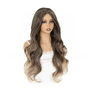 Peluca Larga Rizada Estilo Europeo Americano, Color Marrón Grisáceo Degradado, con Raya al Medio, Ondas Suaves, Natural y Voluminosa para Uso Diario - Product Image 3