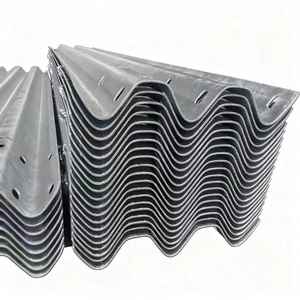 Высокопрочное двухволновое противоаварийное ограждение для безопасности дорожного движения, защита большегрузных транспортных средств для дорожного движения, опасного участка - Product Image 2