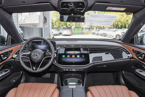 Certifié d'occasion pour <span class=keywords><strong>Mercedes</strong></span>-Benz <span class=keywords><strong>E</strong></span> 260 2020 9G-<span class=keywords><strong>TRONIC</strong></span> | Pneu de secours inclus Suspension confort - Product Image 4