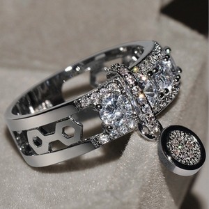 Anello a Disco Rotondo per Donne, Gioiello da Dito Creativo con Accento in Pietra - Product Image 3
