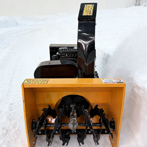 Soplador de Nieve a Gasolina Silencioso y Eficiente con Control Remoto, Imprescindible para las Industrias de la Construcción y el Hogar, con Cuchilla Plana Simple - Product Image 1