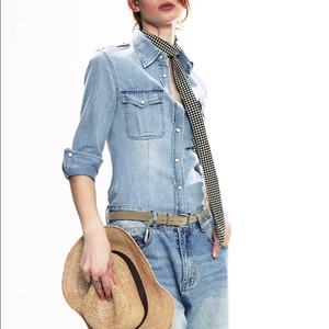 เสื้อเชิ้ตเดนิมผู้หญิงแฟชั่นขายส่ง แขนสั้น สวมใส่สบาย สไตล์วินเทจ ฟอกสีซีด ขาดๆ เซ็กซี่ ทรงเข้ารูป - Product Image 5