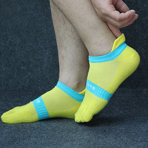Chaussettes athlétiques à cinq doigts pour hommes, chaussettes de course respirantes en maille anti-ampoules, chaussettes de sport unisexes à bout fendu antidérapantes à coupe basse - Product Image 5