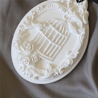 Vente en gros de désodorisant pour armoire de voiture suspendu Diffuseur d'huiles essentielles parfumées en céramique, plâtre, fleur en porcelaine