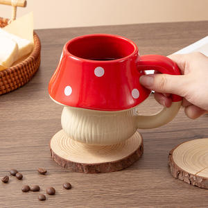 Tasse en céramique de Chaozhou en forme de champignon rouge 428 ml avec poignée pour cadeaux, tasse individuelle - Product Image 2