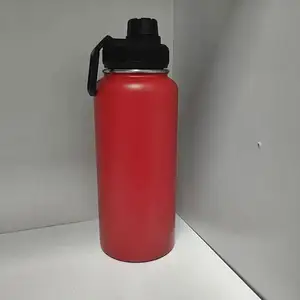 Botol air baja tahan karat olahraga Logo kustom botol air ramah lingkungan 32oz 64 oz terisolasi mulut lebar dengan 3 tutup