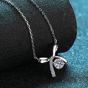 Mode bijoux de luxe 0.5Ct coupe ronde Moissanite aile coeur pendentif 925 colliers en argent Sterling pour les femmes mariage - Product Image 4