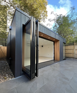 Portes pliantes en verre trempé double vitrage de style moderne avec isolation thermique, étanches et insonorisées pour projets résidentiels - Product Image 1