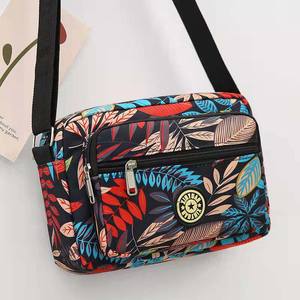 Bolso <span class=keywords><strong>de</strong></span> <span class=keywords><strong>tela</strong></span> <span class=keywords><strong>de</strong></span> nailon para mujer, bolsa <span class=keywords><strong>de</strong></span> <span class=keywords><strong>tela</strong></span> floral, informal, diagonal, multicapa, para teléfono móvil - Product Image 1