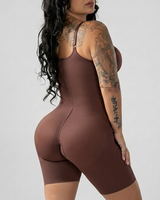 Bodysuit Moldeador Personalizado al por Mayor para Mujer, Escote en V Profundo, Sujetador Incorporado, Entrepierna Abierta, Control de Abdomen, Ropa Interior Moldeadora hasta Medio Muslo