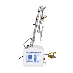 เครื่องเลเซอร์ CO2 แบบเศษส่วนพร้อมหลอด RF โลหะสำหรับกำจัดรอยแผลเป็นและกระ - Product Image 4