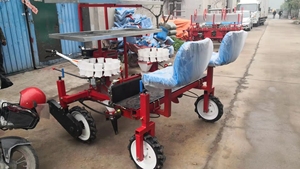 Transplanteur de plants de légumes autopropulsé à 2 rangs / Machine de transplantation Bacco - Product Image 4
