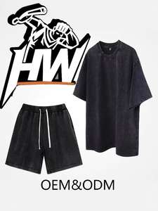 ชุดเซ็ตเสื้อผ้าลำลองฤดูร้อนสองชิ้นสำหรับผู้ชาย ผ้าโพลีเอสเตอร์/คอตตอนถัก แห้งเร็ว เสื้อยืดและกางเกงขาสั้น ดีไซน์แบบยูนิเซ็กซ์สั่งทำได้ - Product Image 2