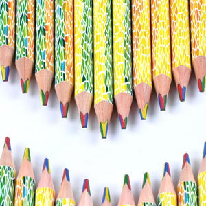 Crayon triangulaire en bois naturel multicolore arc-en-ciel 4 en 1 pour promotion - Product Image 4
