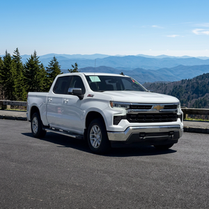 Chevrolet Silverado 1500 LT Crew Cab 4WD Automatique d'occasion 2025 – Accessoires pour camion - Product Image 3