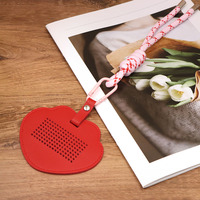 Porte-clés en cuir PU perforé élégant de haute qualité, pendentif de sac portable et durable, ornement quotidien pour sac à dos et fourre-tout