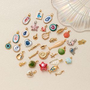 Ciondolo per collana in rame con stampa colorata a goccia d'olio serie Oceano, con pesce, conchiglia, stella marina, perla e albero, e charm per bracciale - Product Image 3