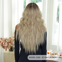 Peluca de Cabello Sintético de 26 Pulgadas, Ombre de Raíz Oscura a Rubio Cenizo, Larga con Flequillo Cortina, Fibra Resistente al Calor, Aspecto Natural Mate