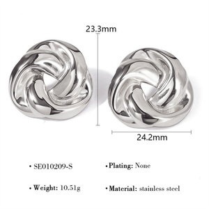 Pendientes de Acero Inoxidable Chapados en Oro, Personalizados, de Moda, Sin Deslustre, con Diseño Hueco Irregular - Product Image 5