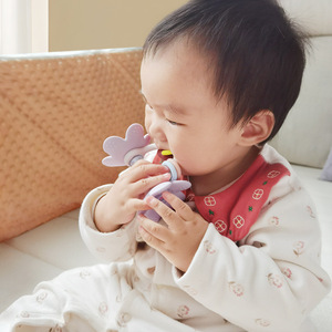 Jouet de dentition en forme de fleur pour bébé, hochet en silicone pour les tout-petits de 3 à 18 mois, développement de la préhension et de la mastication - Product Image 2